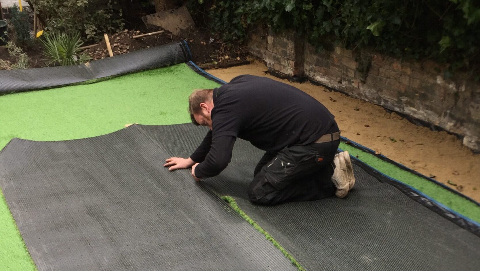 An image for Lawns page - titled artificial lawn